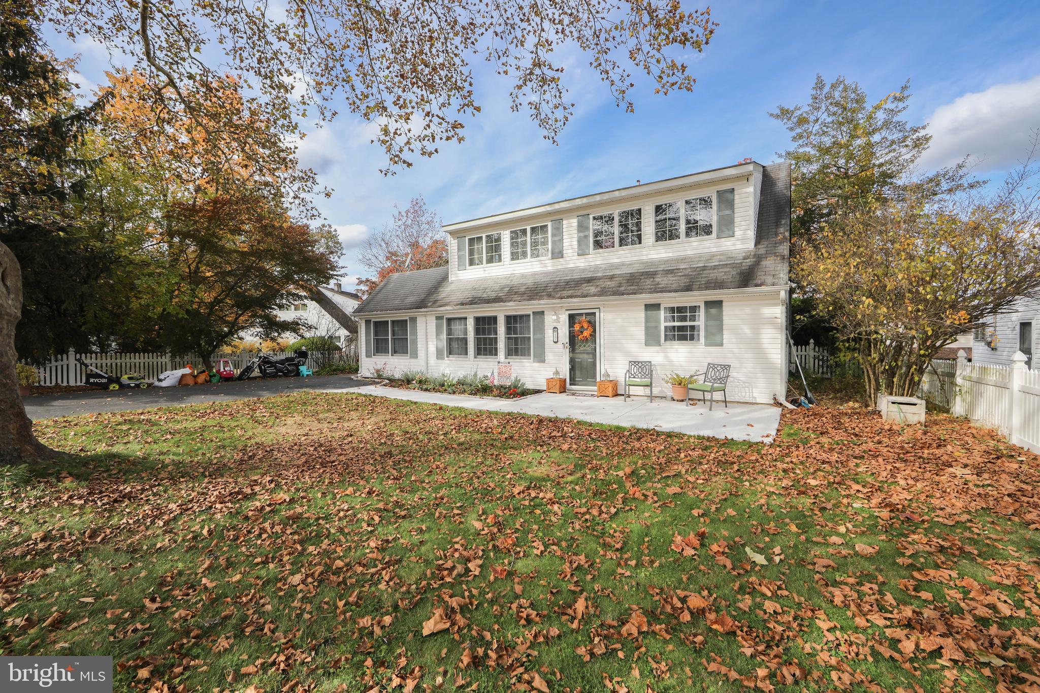17 Quay Road Levittown, PA 19057 - Photo 1 of 32 Expanded and dormered cape in Neshaminy Schools