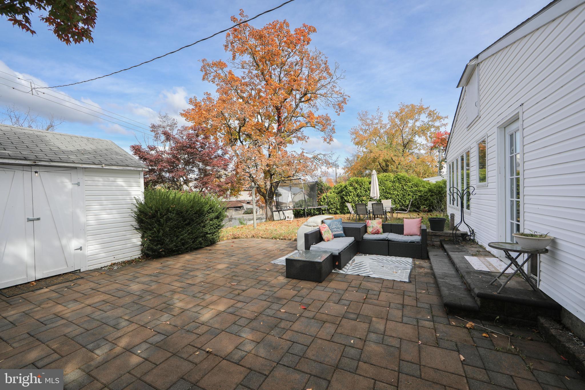17 Quay Road Levittown, PA 19057 - Photo 27 of 32 Nice patio put back