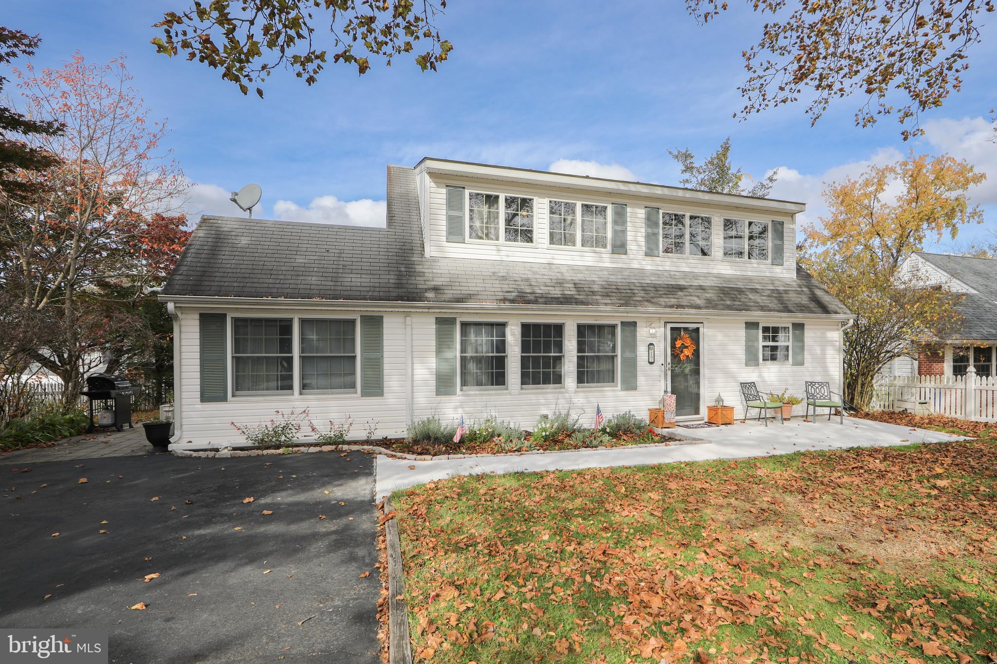 17 Quay Road Levittown, PA 19057 - Photo 4 of 32 Gallery Image 4