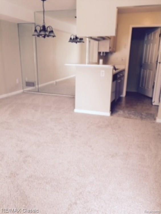 22247 Atlantic Pointe, Unit 115 Farmington Hills, MI 48336 - Photo 4 of 7
