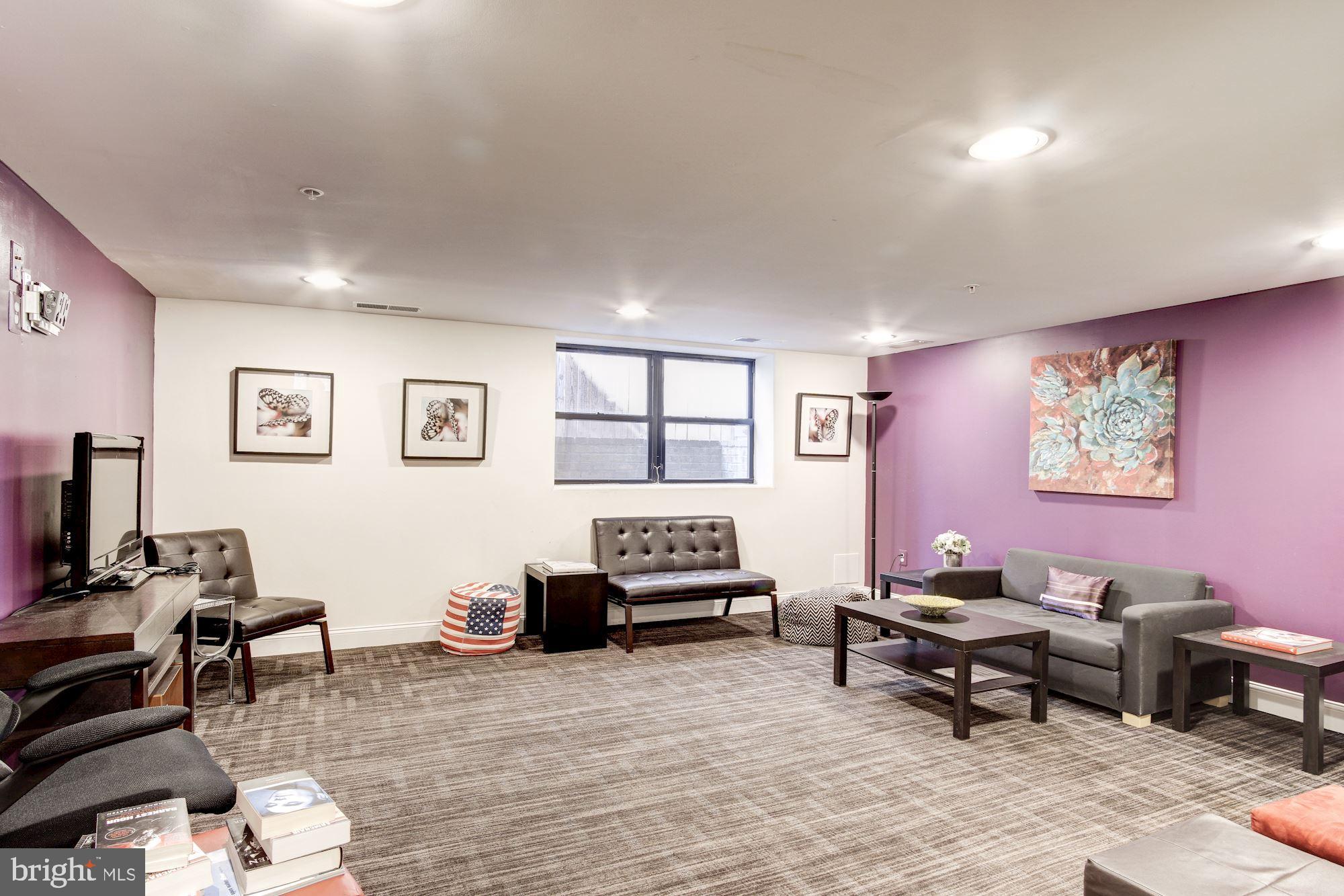 1354 Euclid Street Northwest, Unit 201B Washington, DC 20009 - Photo 26 of 30 Resident lounge