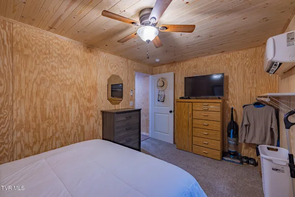 $300,000 | 4966 Old Asheville Highway, Flag Pond, TN 37657