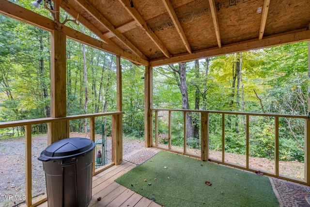 $300,000 | 4966 Old Asheville Highway, Flag Pond, TN 37657