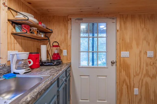 $300,000 | 4966 Old Asheville Highway, Flag Pond, TN 37657