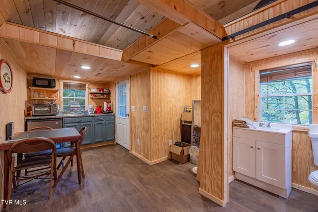 $300,000 | 4966 Old Asheville Highway, Flag Pond, TN 37657