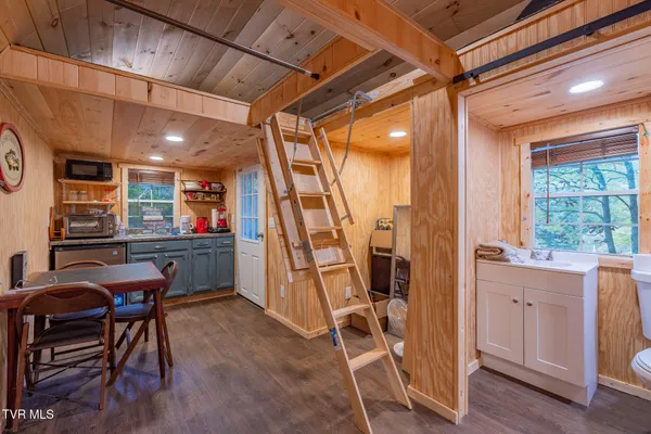 $300,000 | 4966 Old Asheville Highway, Flag Pond, TN 37657