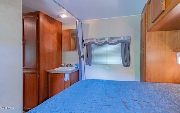 $300,000 | 4966 Old Asheville Highway, Flag Pond, TN 37657