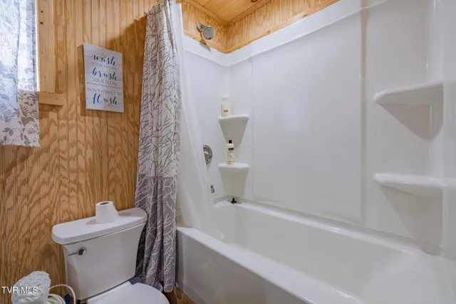 $300,000 | 4966 Old Asheville Highway, Flag Pond, TN 37657