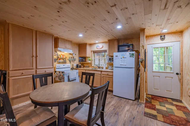 $300,000 | 4966 Old Asheville Highway, Flag Pond, TN 37657