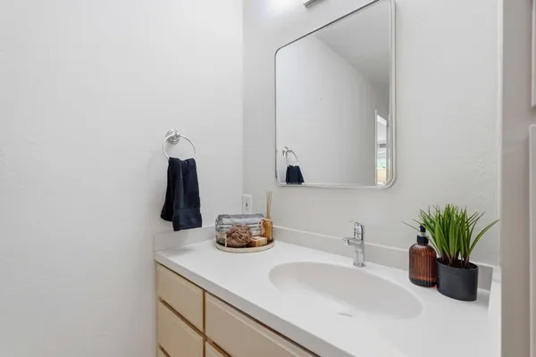 $389,888 | 292 Tradewinds Drive, Unit 4, San Jose, CA 95123