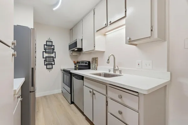 $389,888 | 292 Tradewinds Drive, Unit 4, San Jose, CA 95123