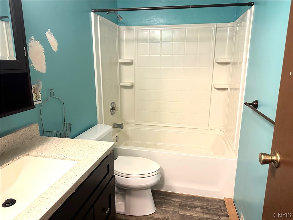 4164 Long Branch Road Liverpool, NY 13090 - Photo 25 of 39 Full Bathroom Second Floor