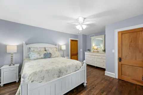 $699,900 | 102 Woodland Lane, Oconomowoc, WI 53066
