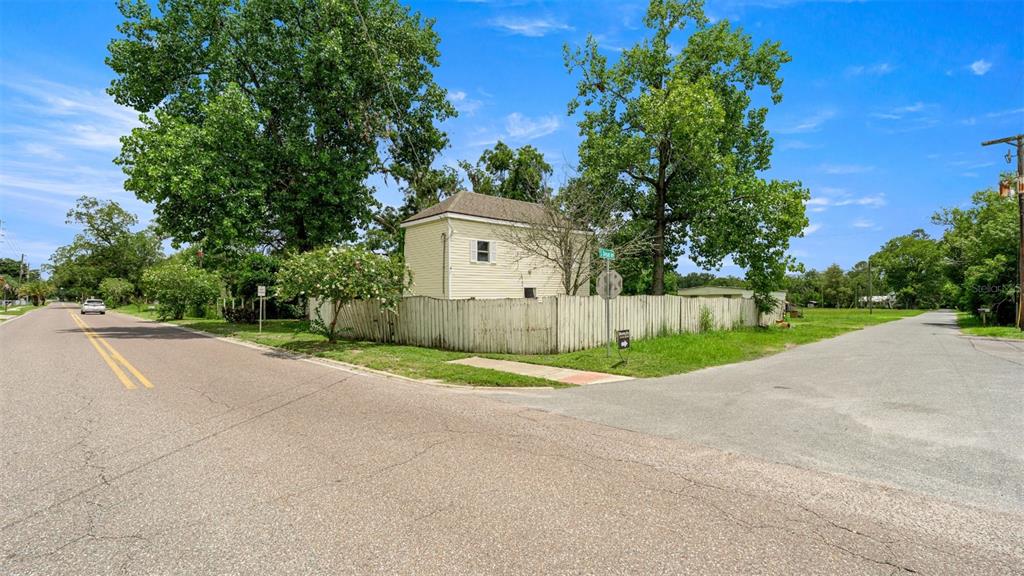10107 South Division Avenue Hampton, FL 32044 - Photo 3 of 8