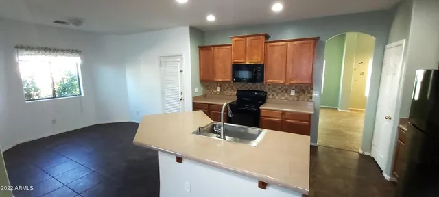 $2,000 | 518 West Black Hawk Place, Casa Grande, AZ 85122