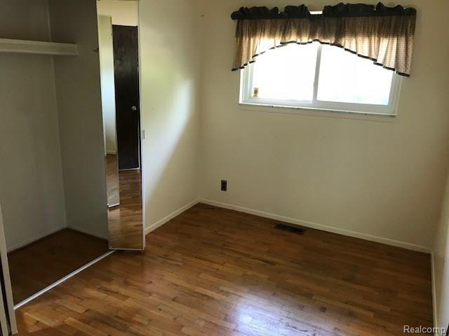 12864 Martin Road Warren, MI 48088 - Photo 10 of 12 pic 11.jpg