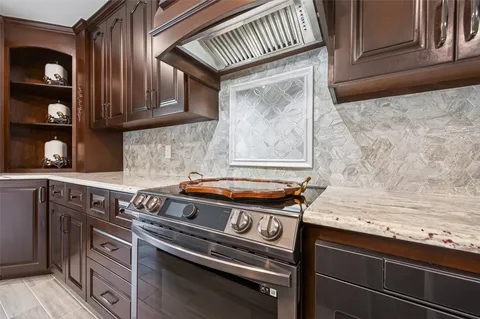 $249,000 | 11622 Village Pl Drive, Unit 328, Houston, TX 77077