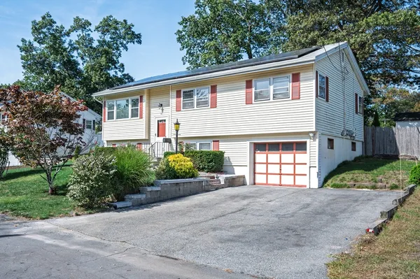 $575,000 | 5 Marc Lane, Lawrence, MA 01843