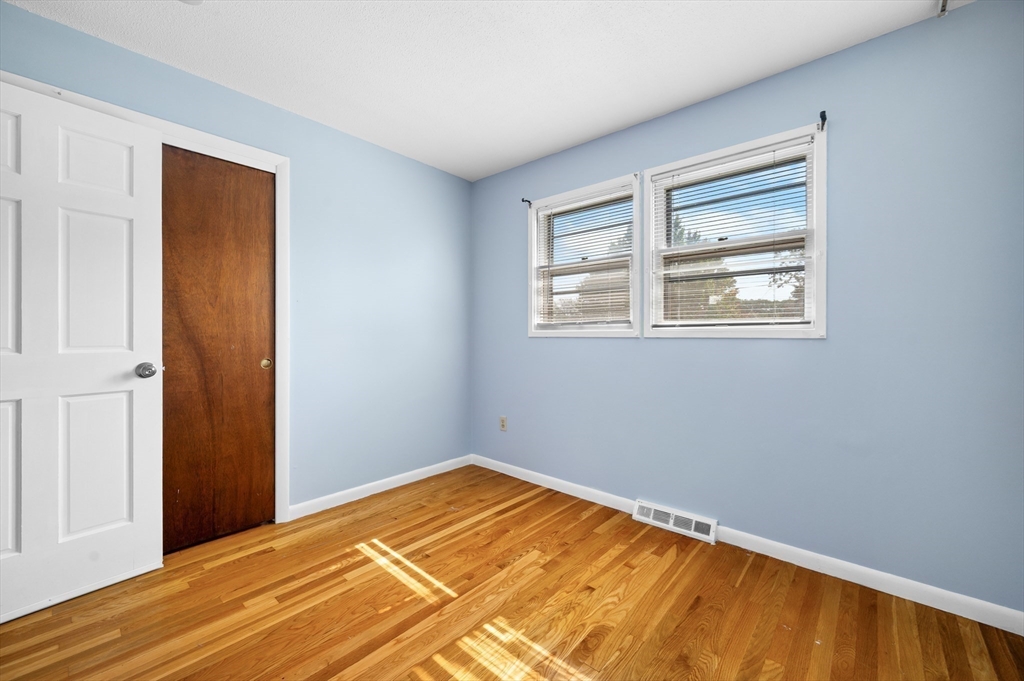 5 Marc Lane Lawrence, MA 01843 - Photo 11 of 26