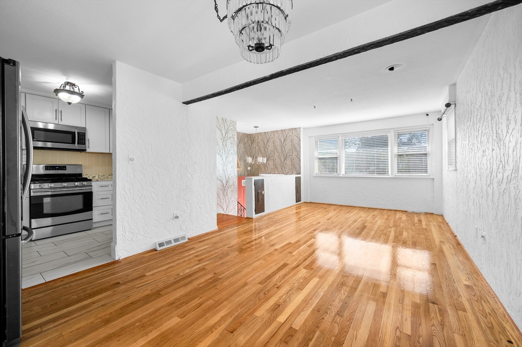 5 Marc Lane Lawrence, MA 01843 - Photo 4 of 26