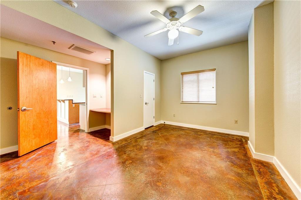 711 West 26th Street, Unit 506 Austin, TX 78705 - Photo 11 of 16 a view of an empty room with a window