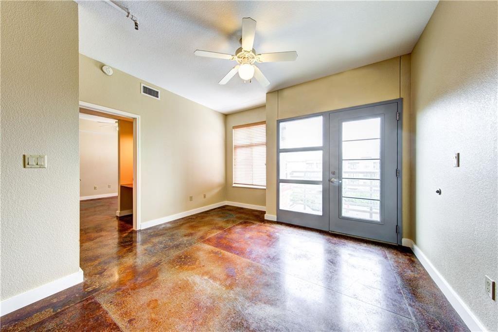 711 West 26th Street, Unit 506 Austin, TX 78705 - Photo 7 of 16 a view of an empty room with a window