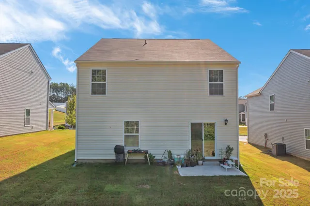 a front view of house with yard