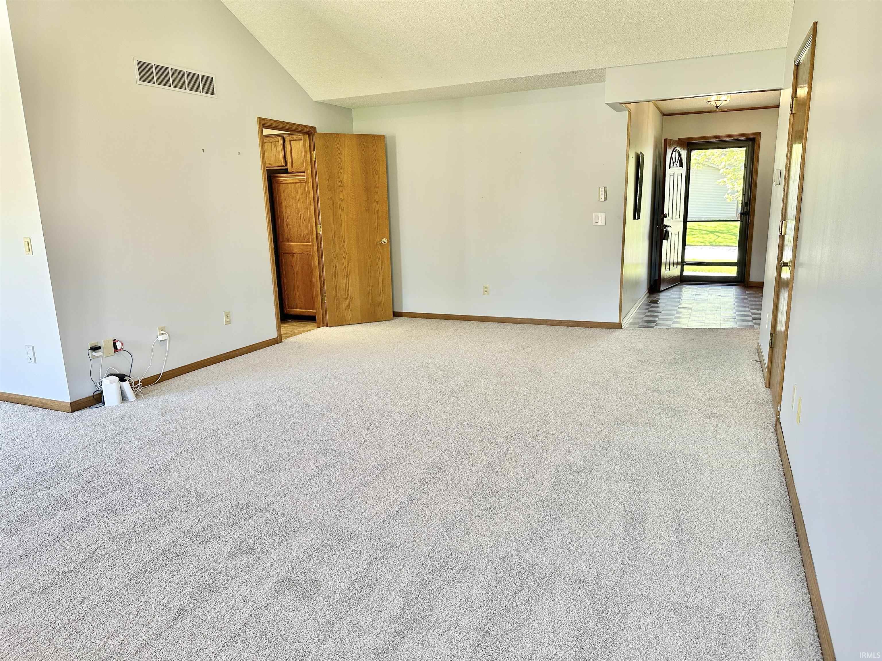 6501 Sedgemore Place Fort Wayne, IN 46835 - Photo 9 of 36