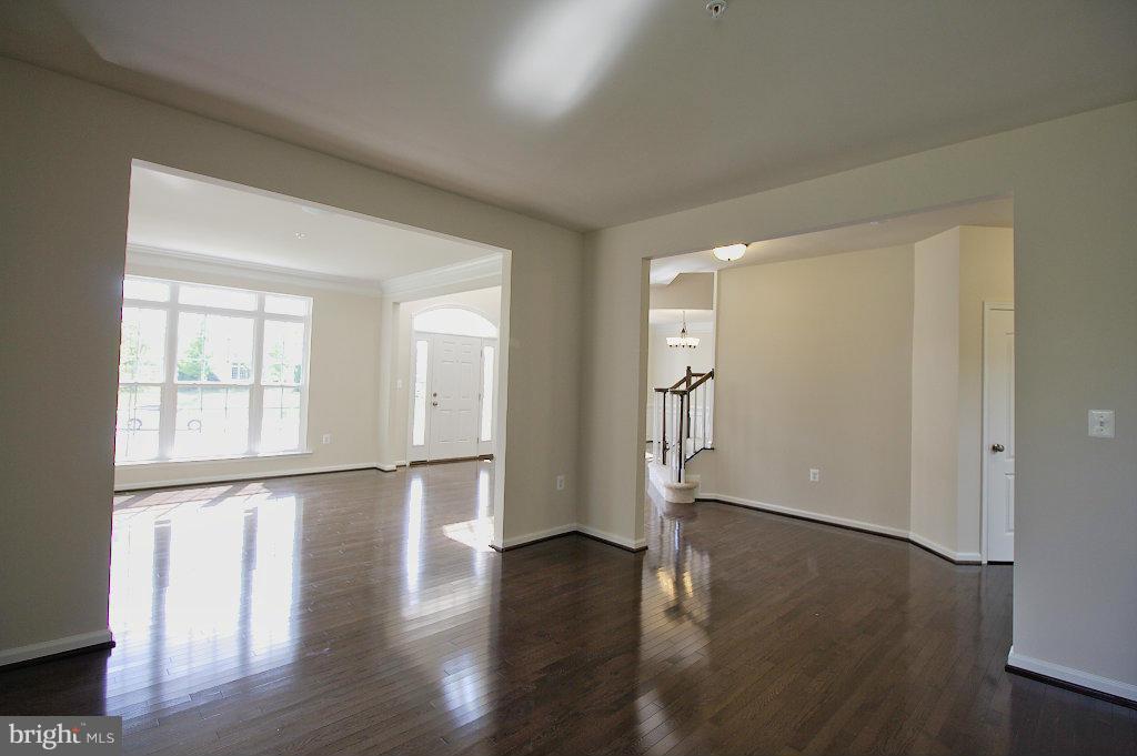 1506 St James Road Accokeek, MD 20607 - Photo 7 of 30 Living Room