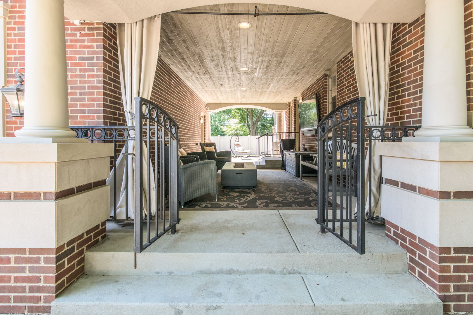 235 North Prospect Avenue Park Ridge, IL 60068 - Photo 5 of 59 Gallery Image 5