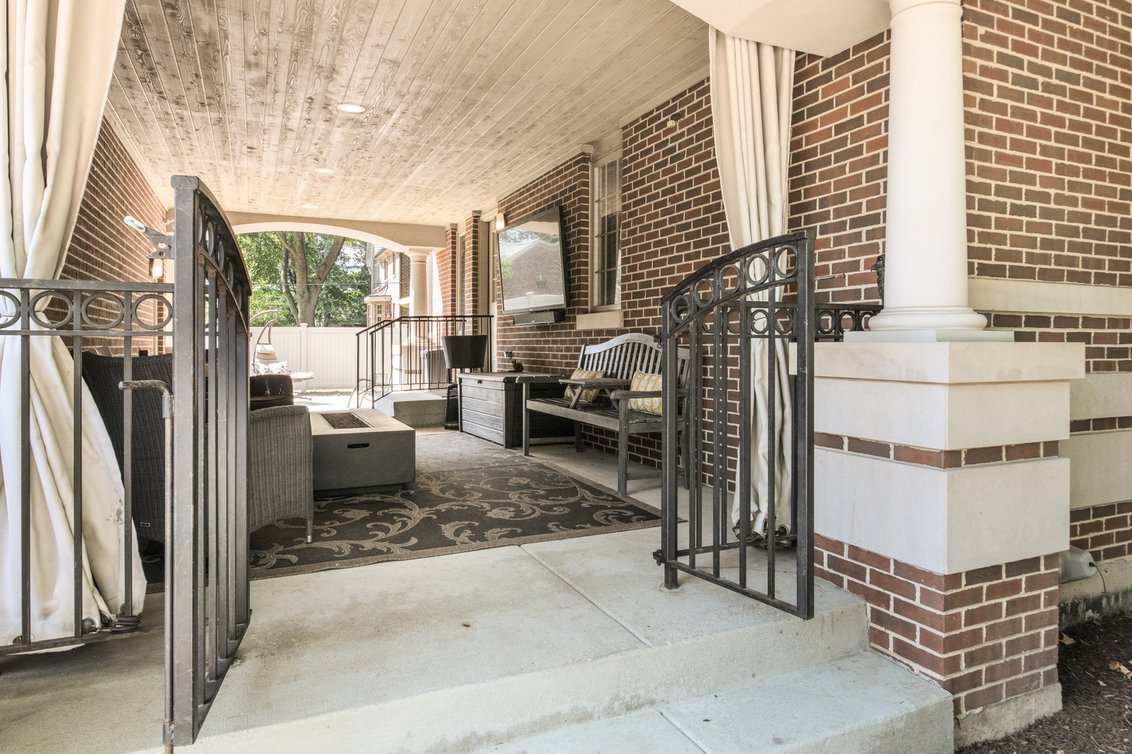 235 North Prospect Avenue Park Ridge, IL 60068 - Photo 7 of 59 Gallery Image 7