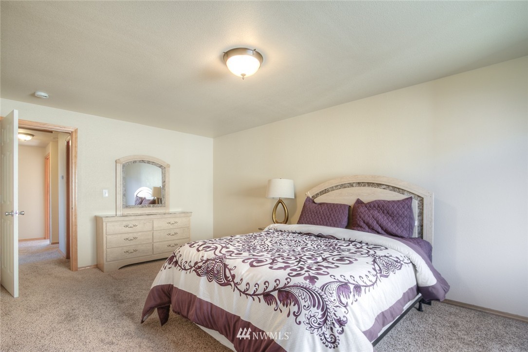 5203 Northeast 5th Court Renton, WA 98059 - Photo 12 of 22
