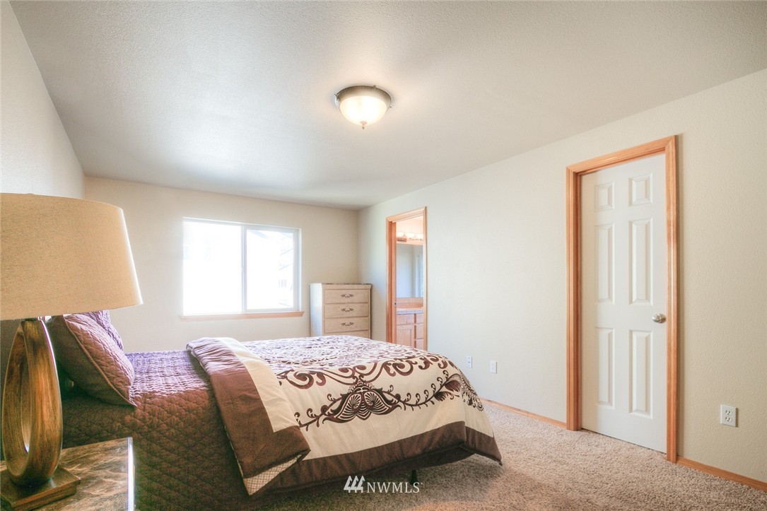 5203 Northeast 5th Court Renton, WA 98059 - Photo 13 of 22