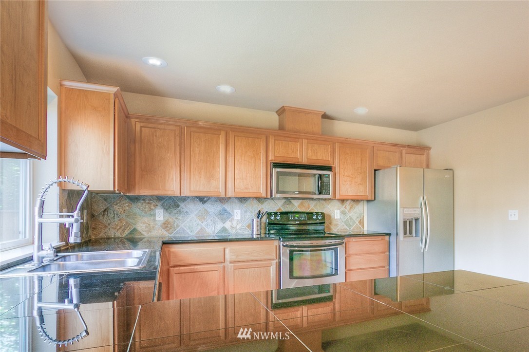 5203 Northeast 5th Court Renton, WA 98059 - Photo 5 of 22