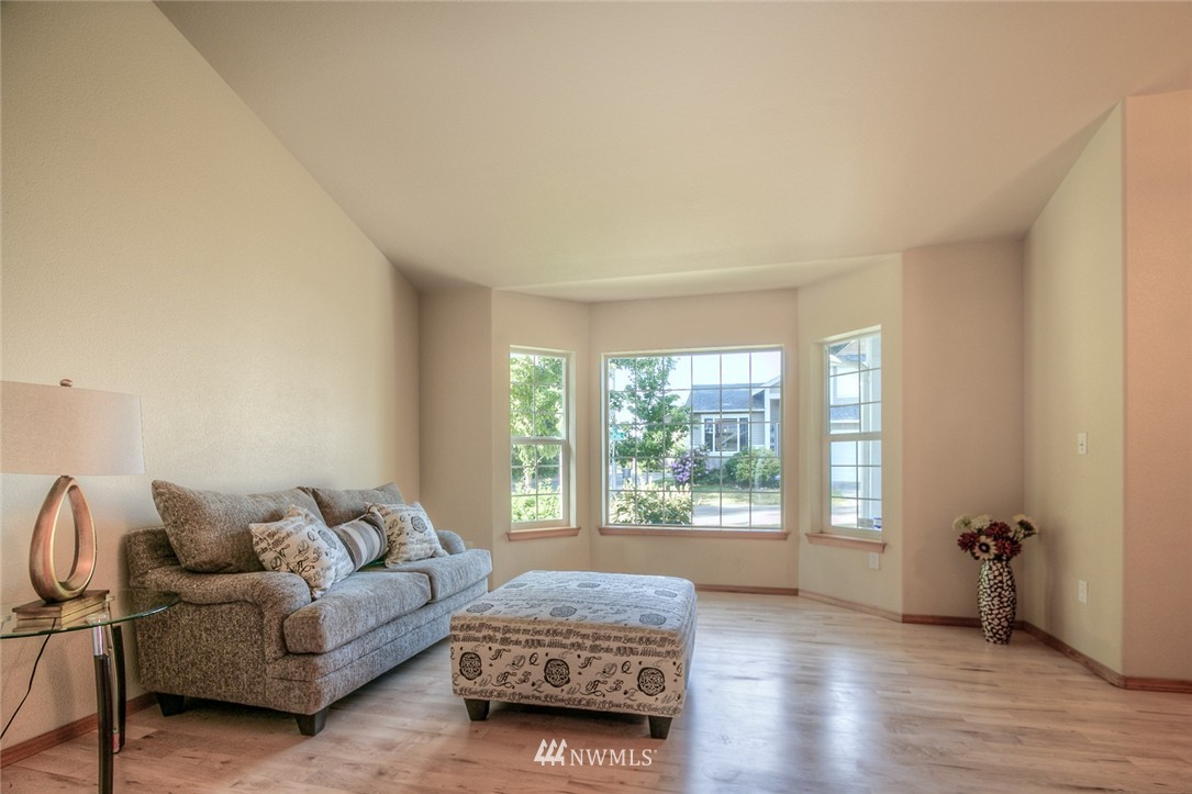 5203 Northeast 5th Court Renton, WA 98059 - Photo 7 of 22