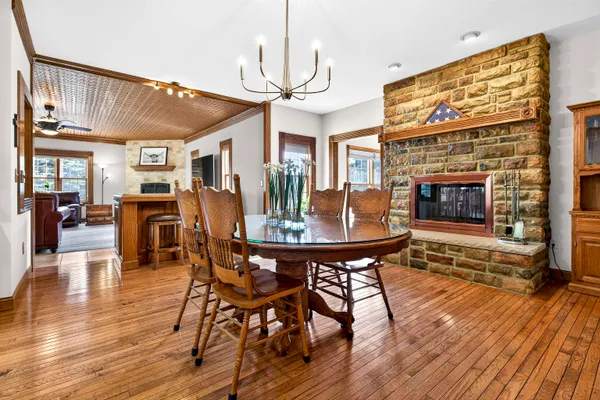 $759,900 | 5565 Applewood Court, Hartford, WI 53027