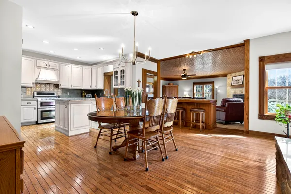 $759,900 | 5565 Applewood Court, Hartford, WI 53027