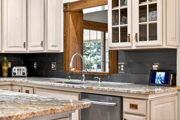 $759,900 | 5565 Applewood Court, Hartford, WI 53027