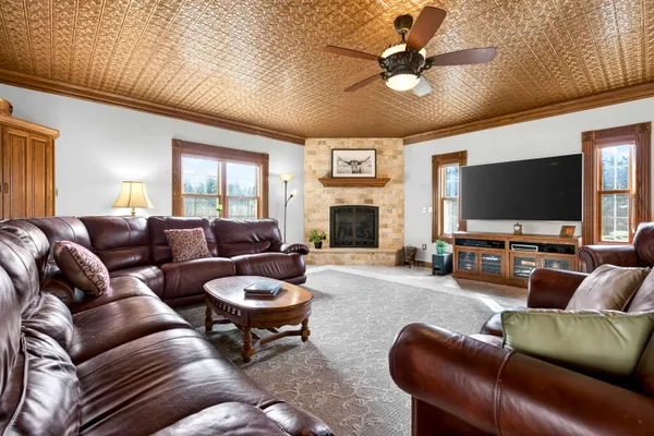 $759,900 | 5565 Applewood Court, Hartford, WI 53027