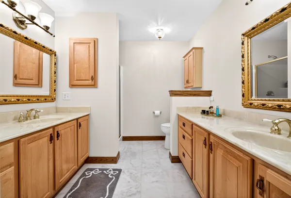 $759,900 | 5565 Applewood Court, Hartford, WI 53027