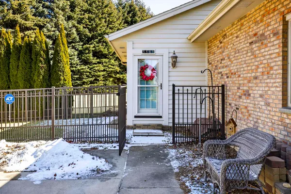 $759,900 | 5565 Applewood Court, Hartford, WI 53027