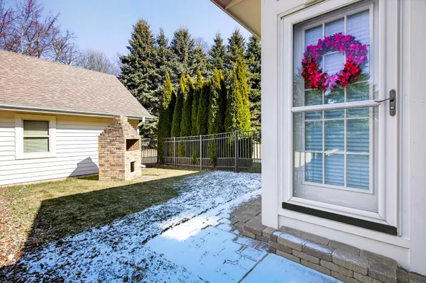 $759,900 | 5565 Applewood Court, Hartford, WI 53027