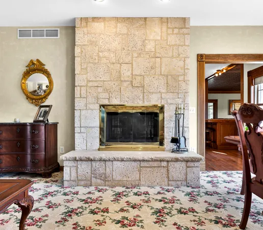 $759,900 | 5565 Applewood Court, Hartford, WI 53027