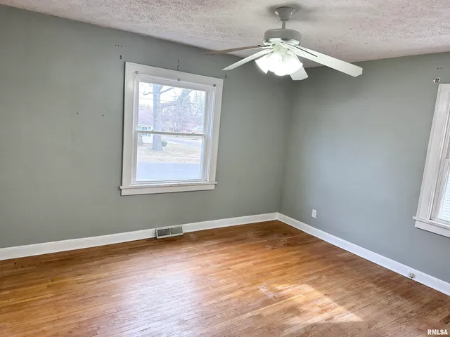 $142,900 | 509 Woodland Place, Jacksonville, IL 62650