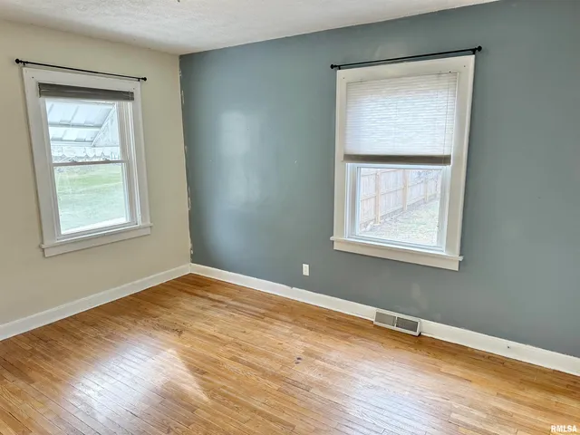 $142,900 | 509 Woodland Place, Jacksonville, IL 62650