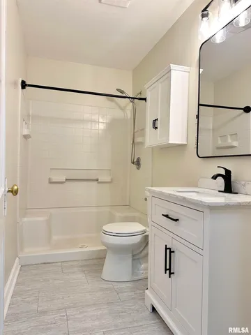 $142,900 | 509 Woodland Place, Jacksonville, IL 62650