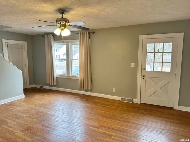 $142,900 | 509 Woodland Place, Jacksonville, IL 62650