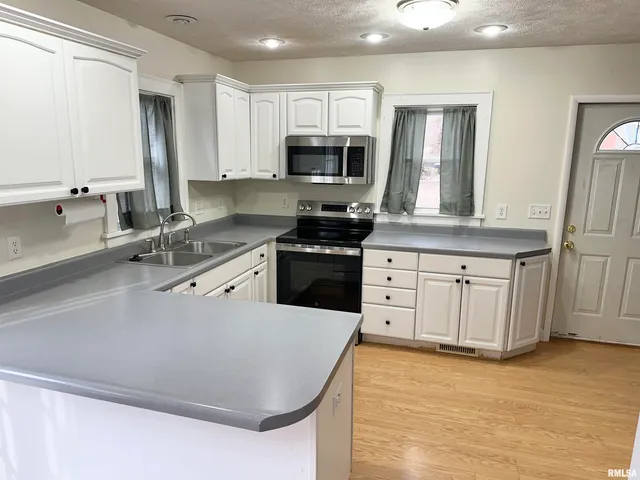 $142,900 | 509 Woodland Place, Jacksonville, IL 62650