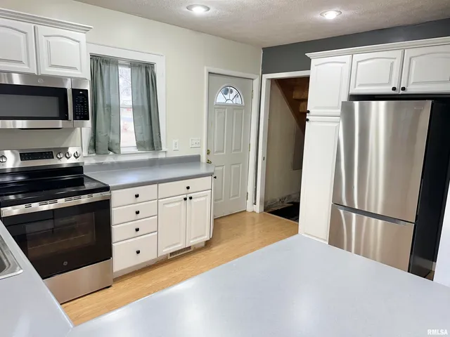 $142,900 | 509 Woodland Place, Jacksonville, IL 62650