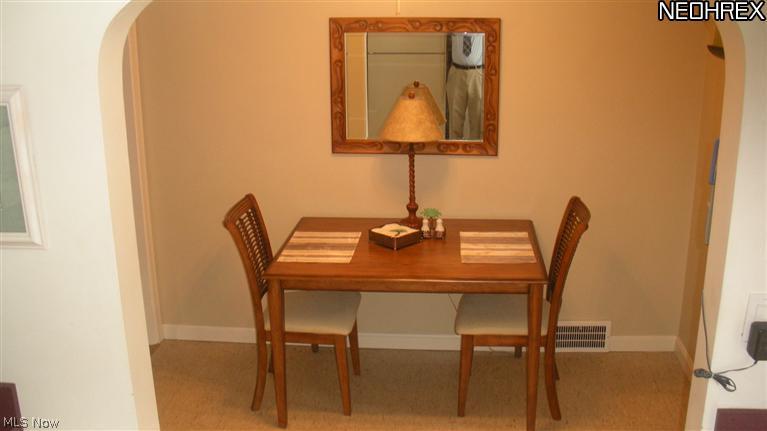 1251 Churchill Road Lyndhurst, OH 44124 - Photo 6 of 25 eating area